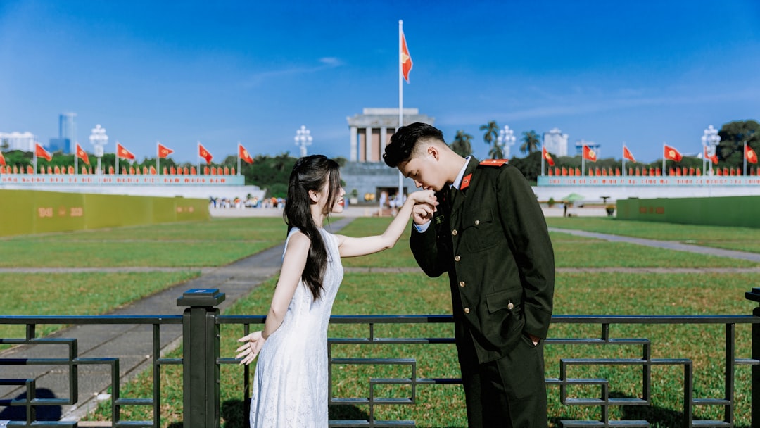 完璧な妻を演じる理由:「二重人格」という心理的防衛機制